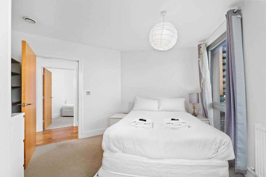 Modern Serviced 3-Bedroom Flat In East Лондон Екстер'єр фото